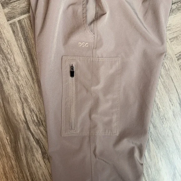 Boys DSG khaki cargo joggers. Lightweight. Size M. - Picture 4 of 7